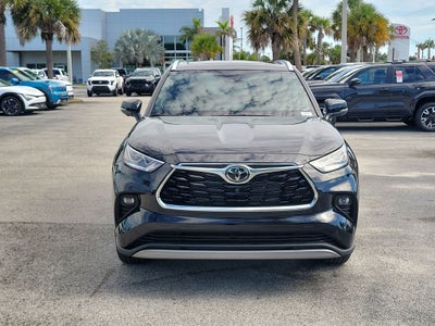 2026 Toyota Highlander Hybrid Platinum