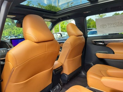 2026 Toyota Highlander Hybrid Platinum