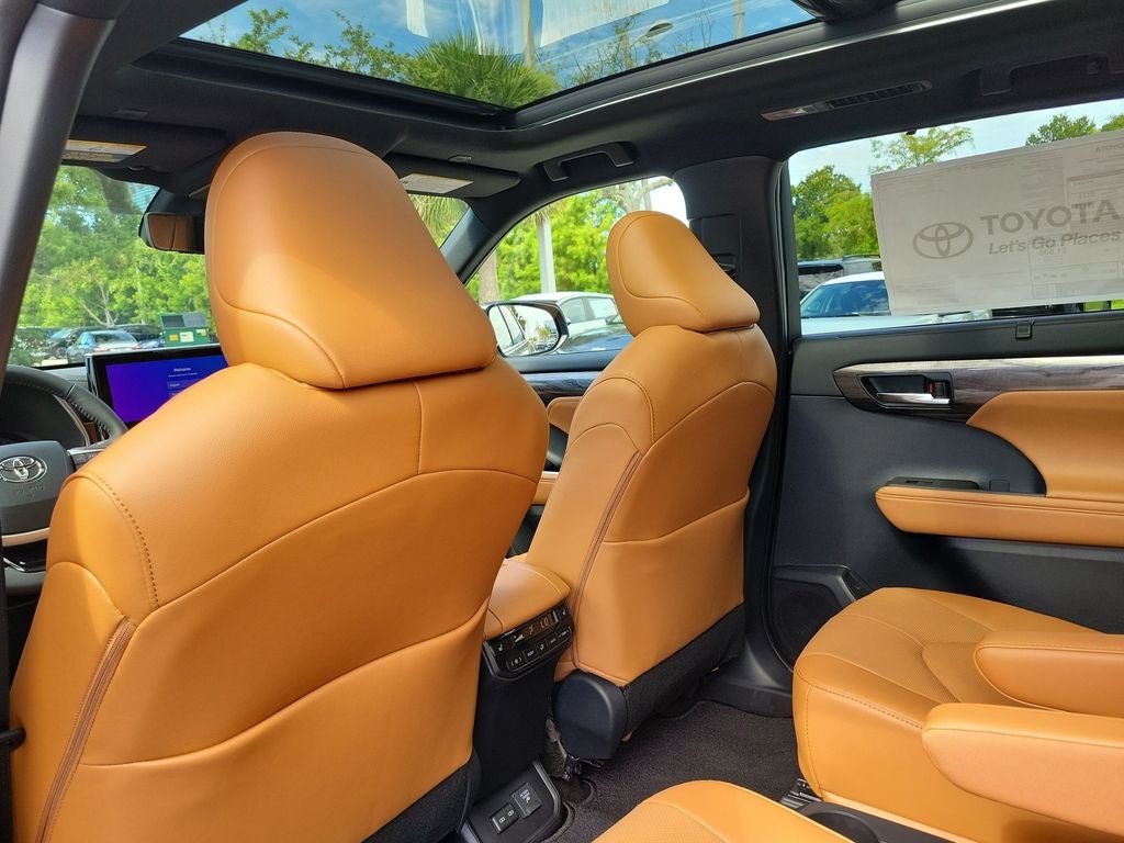 2026 Toyota Highlander Hybrid Platinum