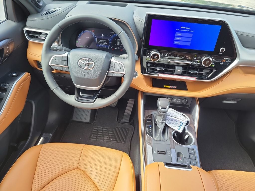 2026 Toyota Highlander Hybrid Platinum