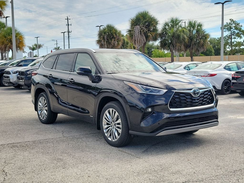 2026 Toyota Highlander Hybrid Platinum