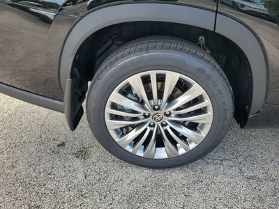 2026 Toyota Highlander Hybrid Platinum