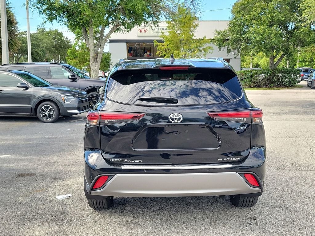 2026 Toyota Highlander Hybrid Platinum