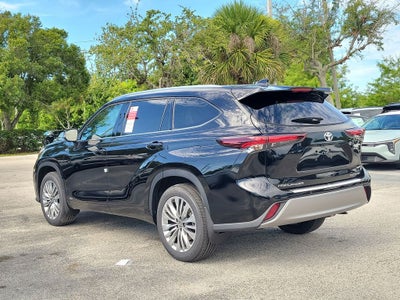 2026 Toyota Highlander Hybrid Platinum