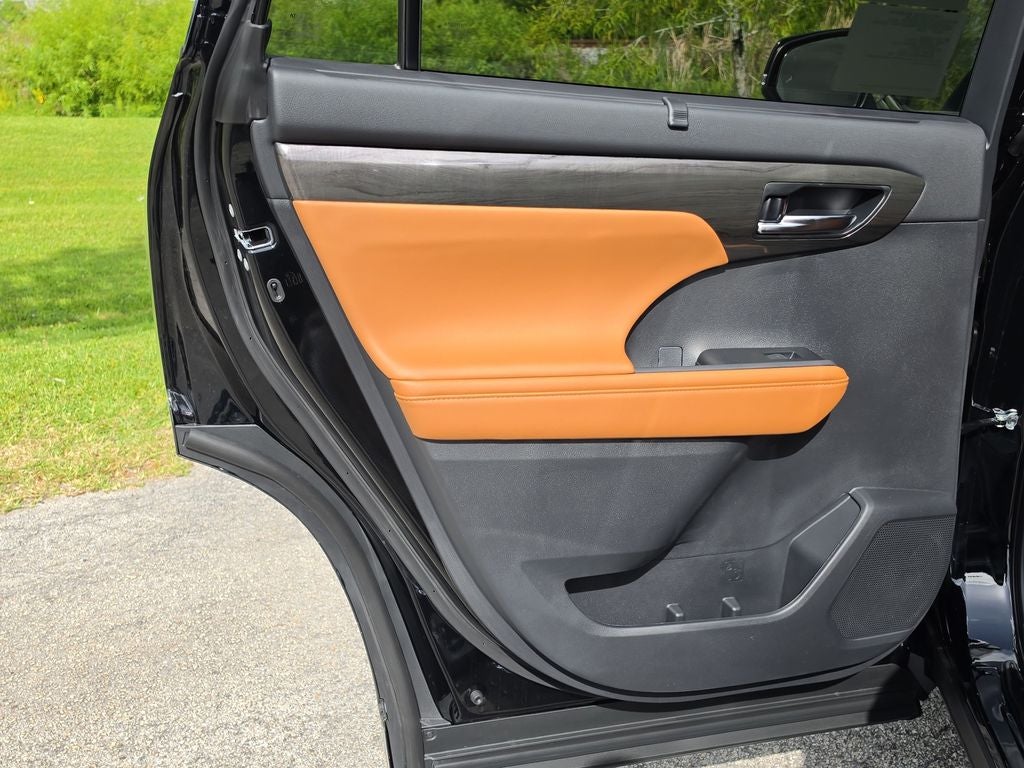 2026 Toyota Highlander Platinum