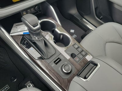 2026 Toyota Highlander Platinum