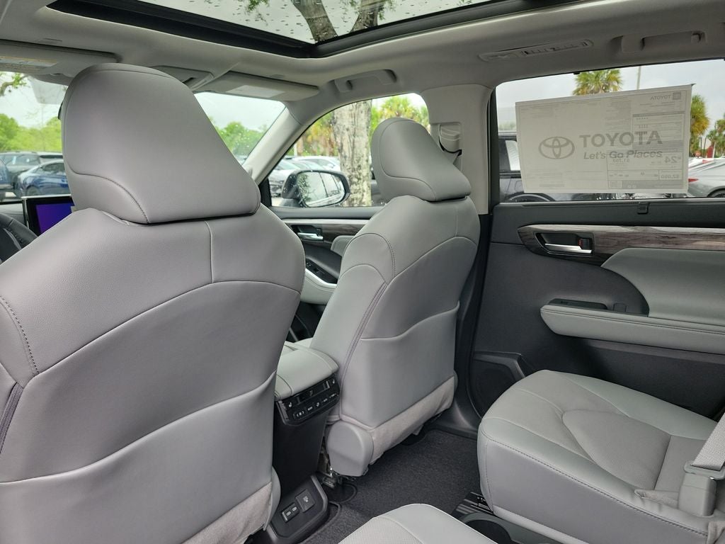 2026 Toyota Highlander Platinum
