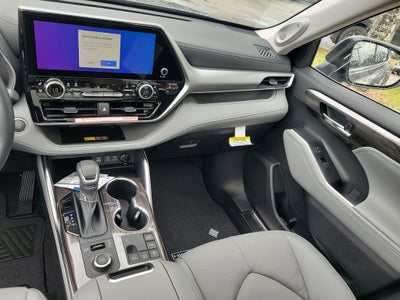 2026 Toyota Highlander Platinum