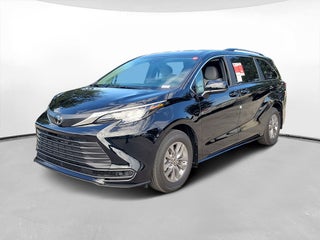 2026 Toyota Sienna LE 8 Passenger