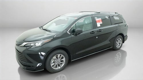 2026 Toyota Sienna LE 8 Passenger