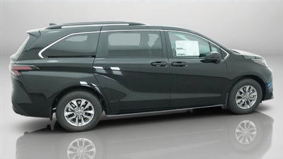 2026 Toyota Sienna LE 8 Passenger