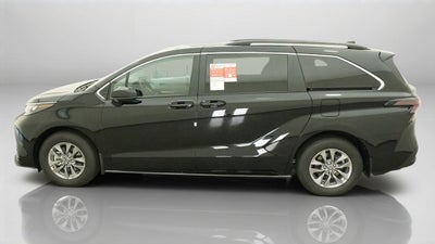 2026 Toyota Sienna LE 8 Passenger