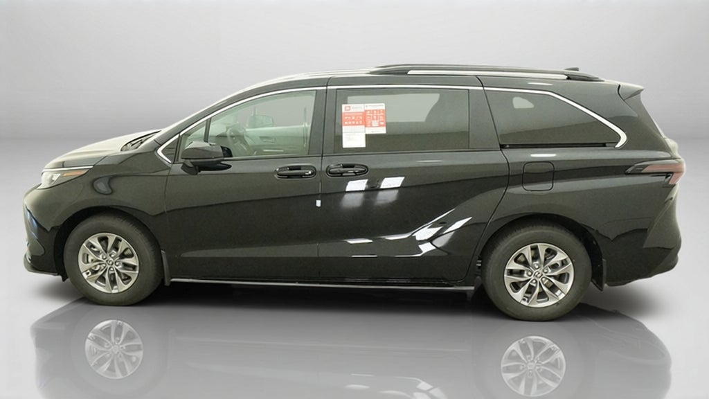 2026 Toyota Sienna LE 8 Passenger