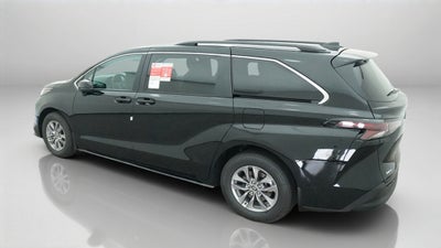 2026 Toyota Sienna LE 8 Passenger