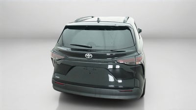 2026 Toyota Sienna LE 8 Passenger
