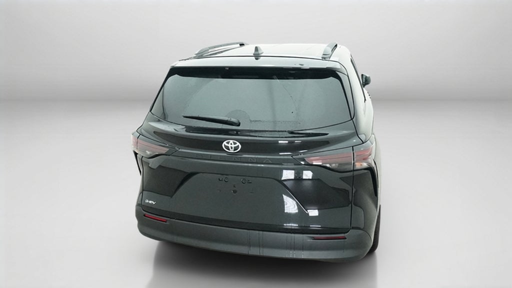 2026 Toyota Sienna LE 8 Passenger