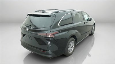 2026 Toyota Sienna LE 8 Passenger