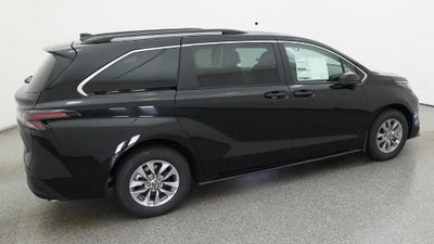 2026 Toyota Sienna LE 8 Passenger