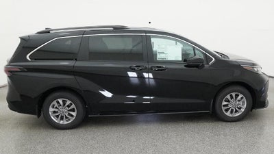 2026 Toyota Sienna LE 8 Passenger