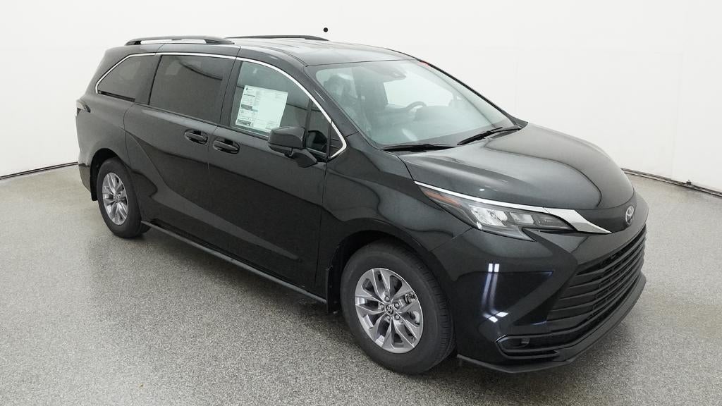 2026 Toyota Sienna LE 8 Passenger