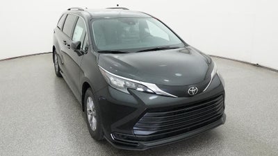 2026 Toyota Sienna LE 8 Passenger