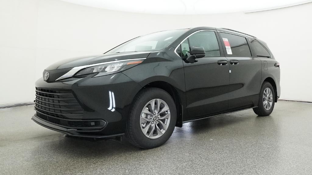 2026 Toyota Sienna LE 8 Passenger