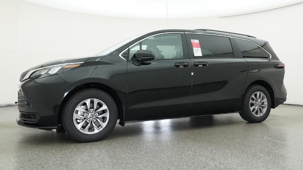 2026 Toyota Sienna LE 8 Passenger
