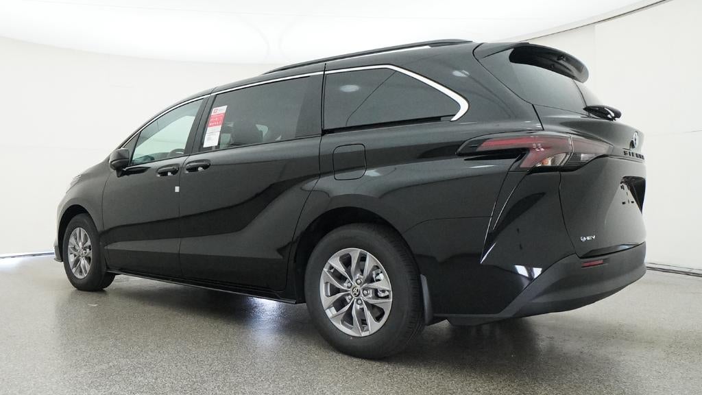 2026 Toyota Sienna LE 8 Passenger