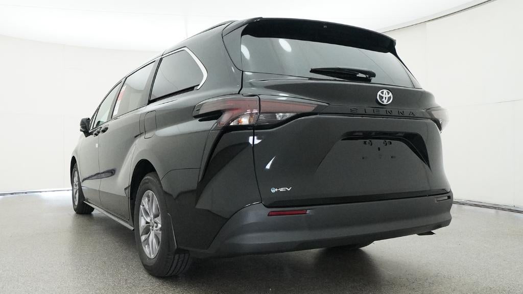 2026 Toyota Sienna LE 8 Passenger