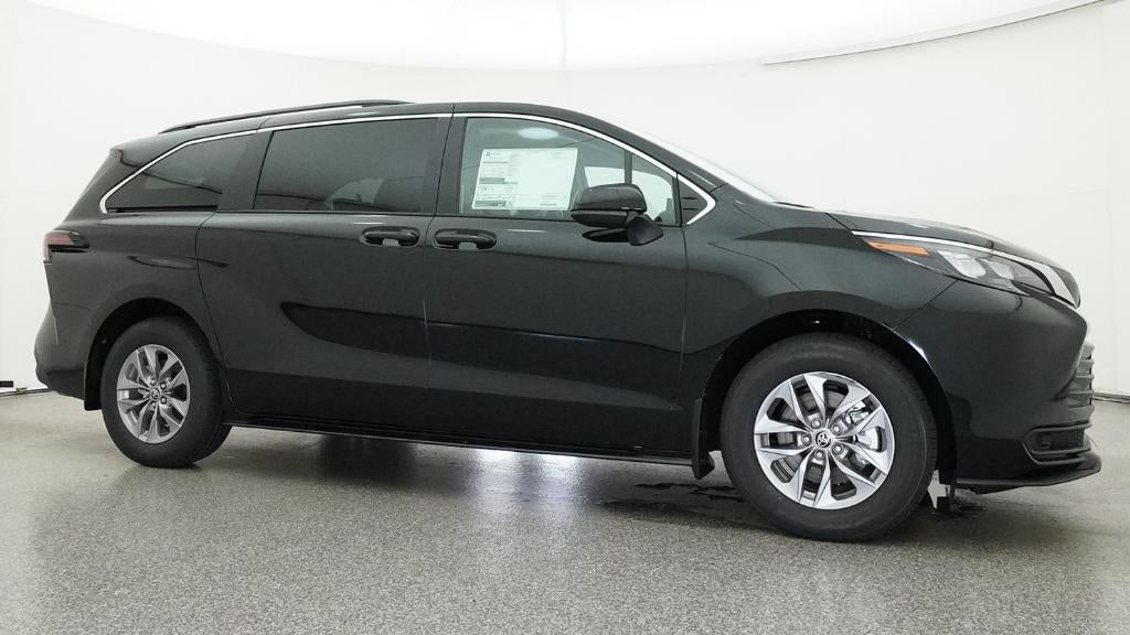 2026 Toyota Sienna LE 8 Passenger