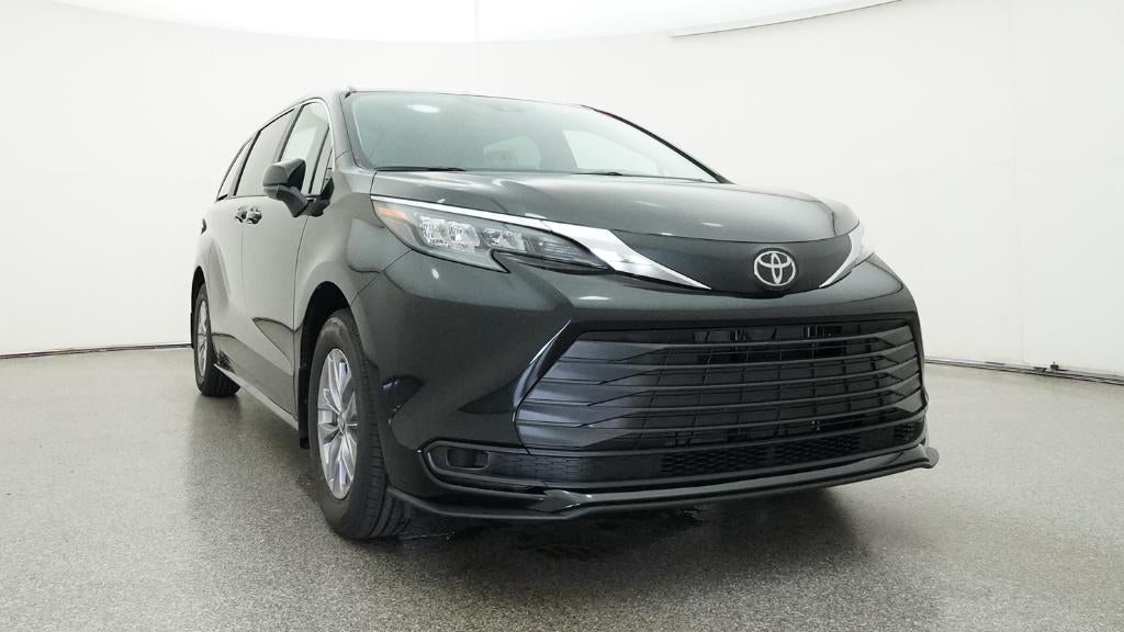 2026 Toyota Sienna LE 8 Passenger