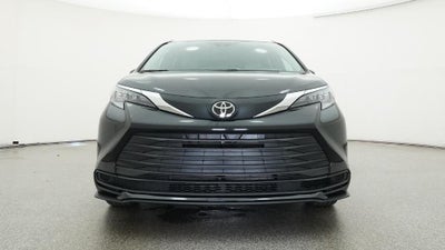 2026 Toyota Sienna LE 8 Passenger
