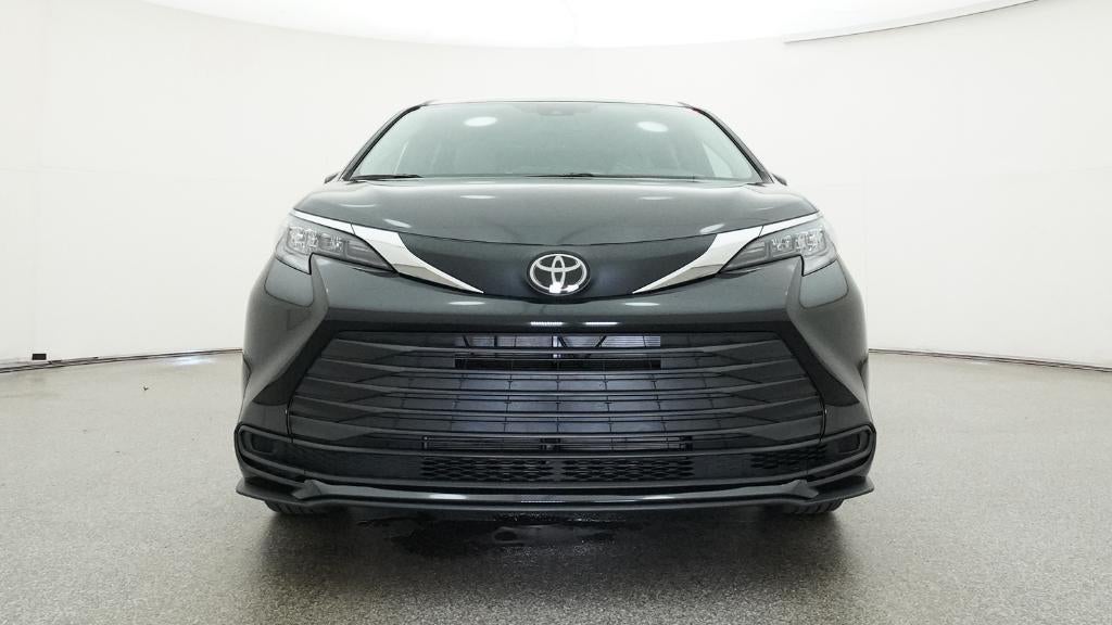 2026 Toyota Sienna LE 8 Passenger