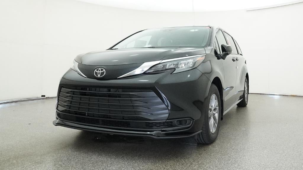 2026 Toyota Sienna LE 8 Passenger
