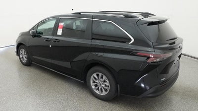 2026 Toyota Sienna LE 8 Passenger