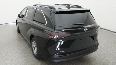 2026 Toyota Sienna LE 8 Passenger
