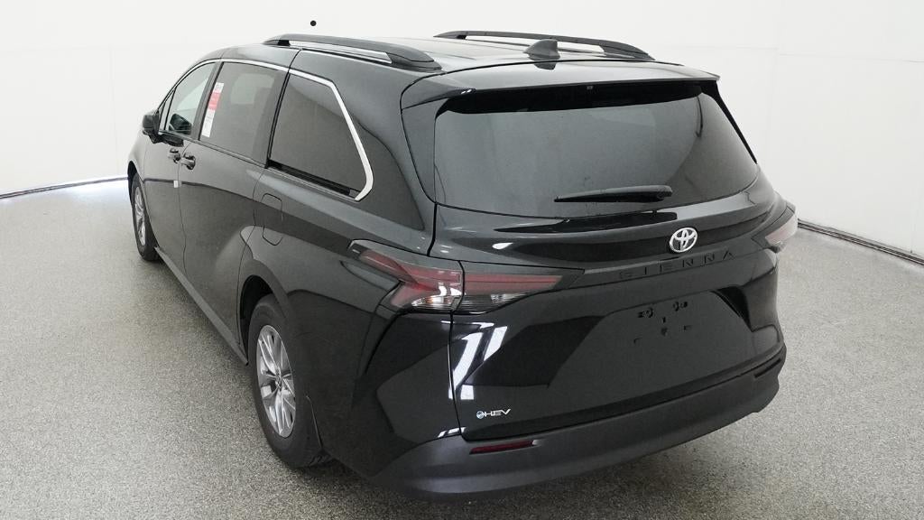 2026 Toyota Sienna LE 8 Passenger