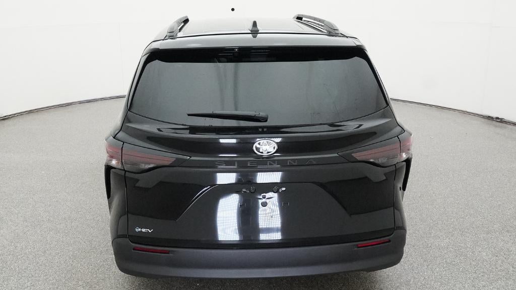 2026 Toyota Sienna LE 8 Passenger