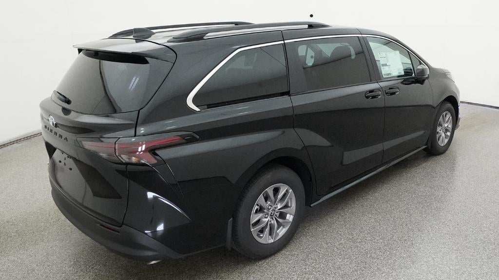 2026 Toyota Sienna LE 8 Passenger
