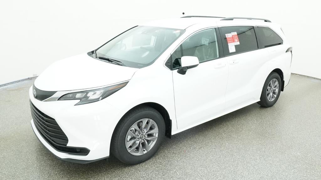 2026 Toyota Sienna LE 8 Passenger
