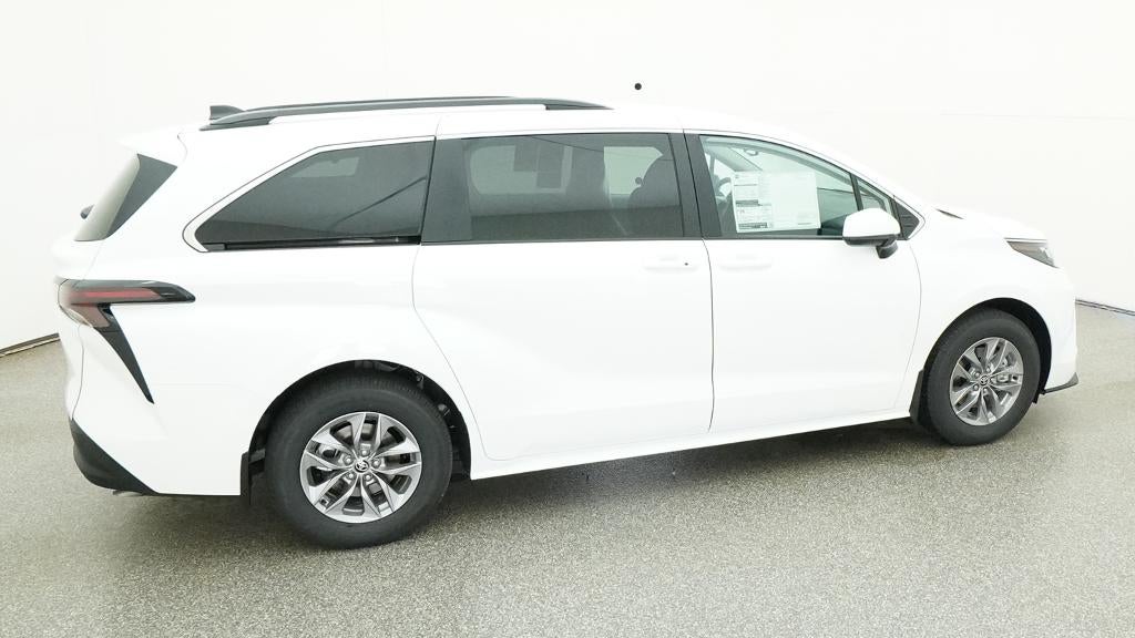 2026 Toyota Sienna LE 8 Passenger