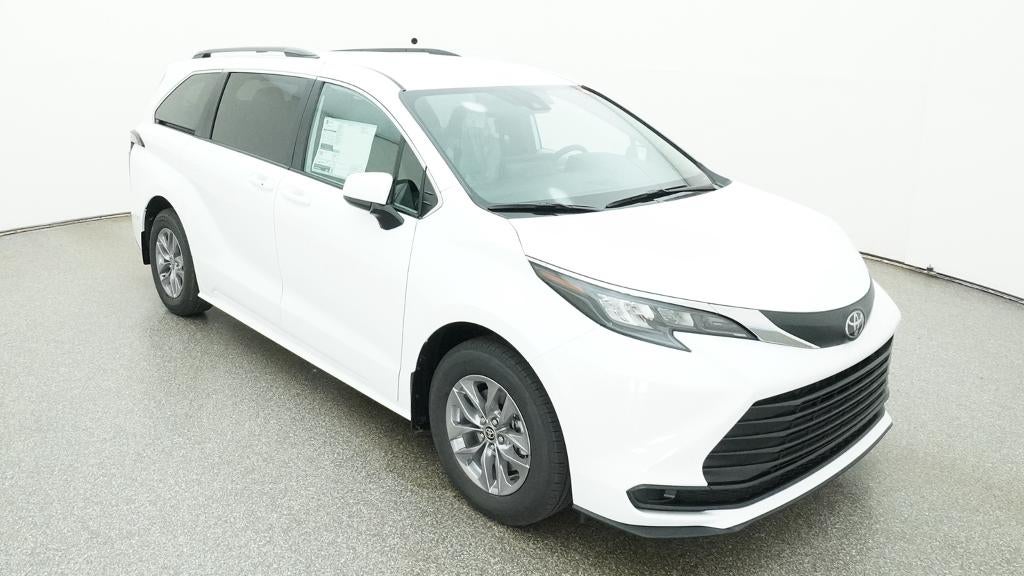 2026 Toyota Sienna LE 8 Passenger