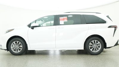 2026 Toyota Sienna LE 8 Passenger