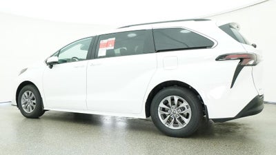 2026 Toyota Sienna LE 8 Passenger