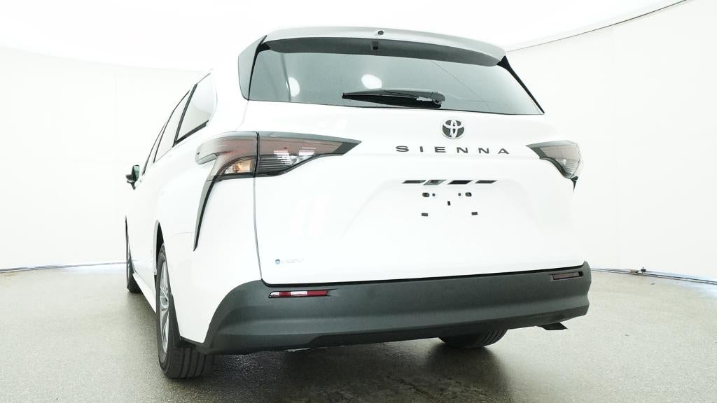 2026 Toyota Sienna LE 8 Passenger