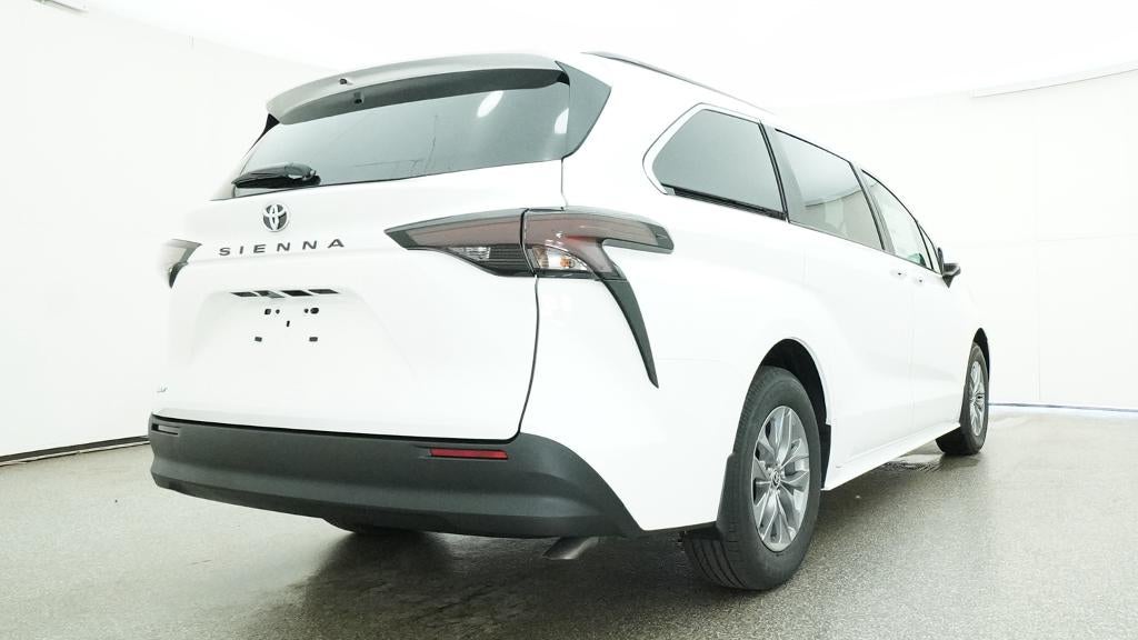 2026 Toyota Sienna LE 8 Passenger