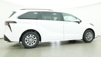 2026 Toyota Sienna LE 8 Passenger