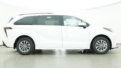 2026 Toyota Sienna LE 8 Passenger