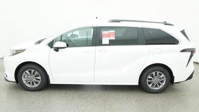 2026 Toyota Sienna LE 8 Passenger