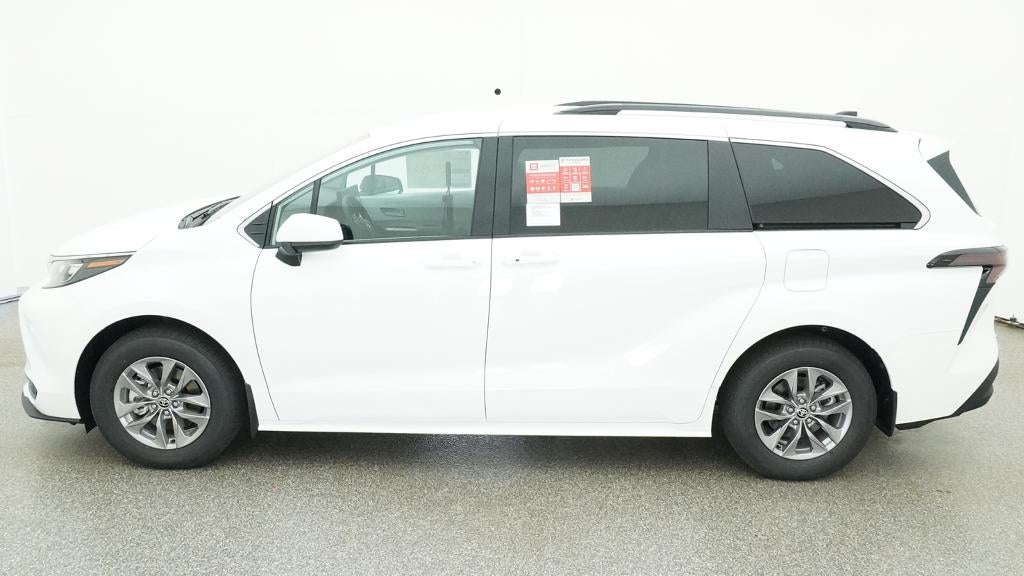2026 Toyota Sienna LE 8 Passenger